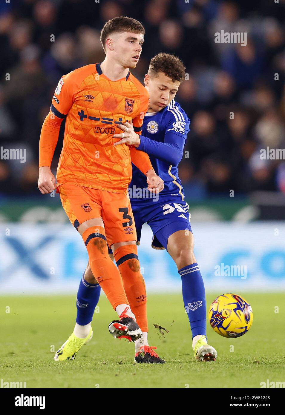 Leicester, Royaume-Uni. 22 janvier 2024. Kasey McAteer de Leif Davis d'Ipswich Town lors du Sky Bet Championship Match au King Power Stadium de Leicester. Le crédit photo doit se lire comme suit : Darren Staples/Sportimage crédit : Sportimage Ltd/Alamy Live News Banque D'Images