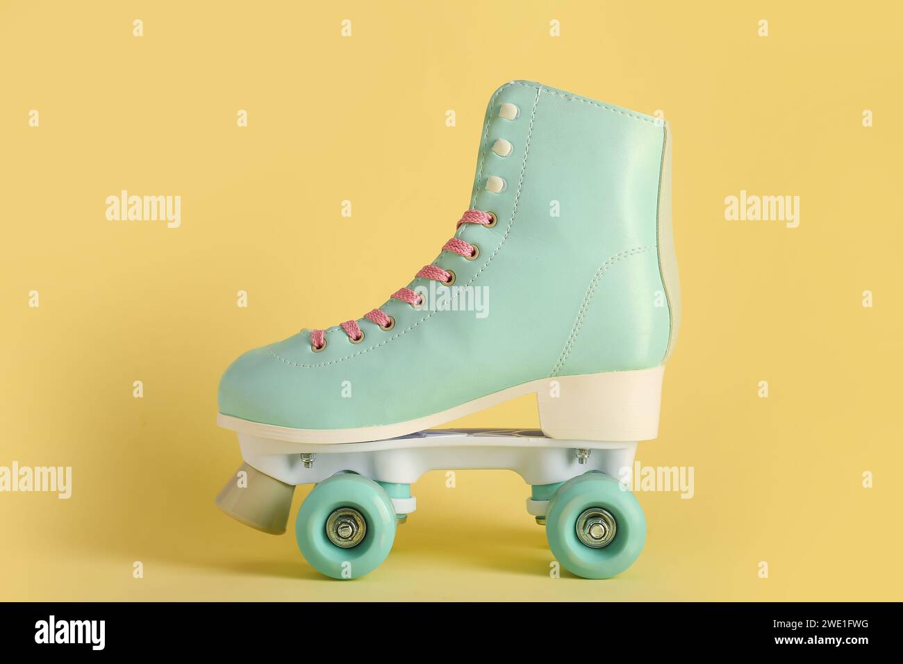 Anciens patins à roulettes / JUNIOR / roller vintage / Années 60' / Entièrement restaurés et prêts à l'usage ! - France