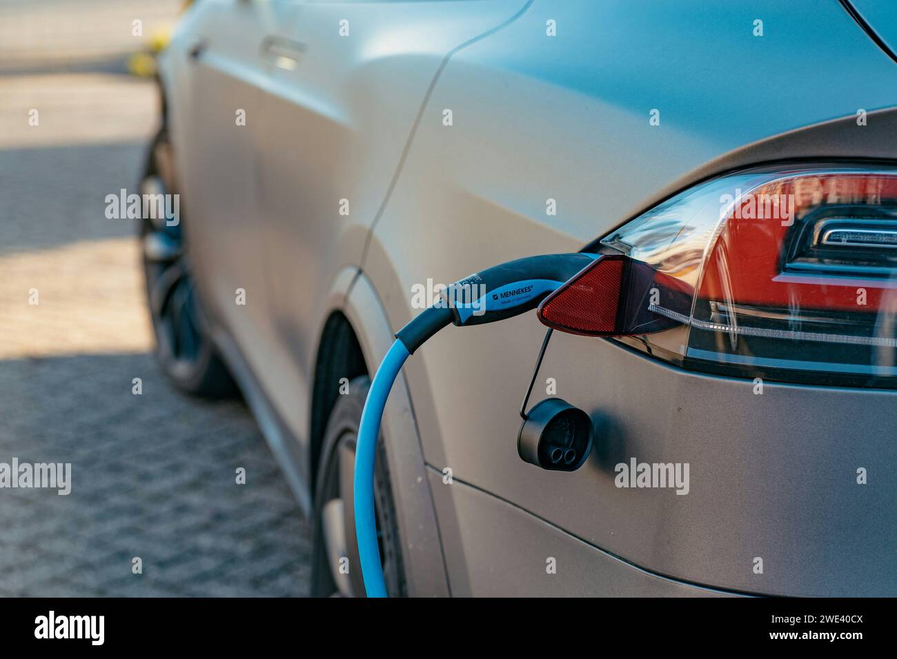 Electrifiez votre conduite : une ambiance visuelle à l'élégance des véhicules électriques Banque D'Images