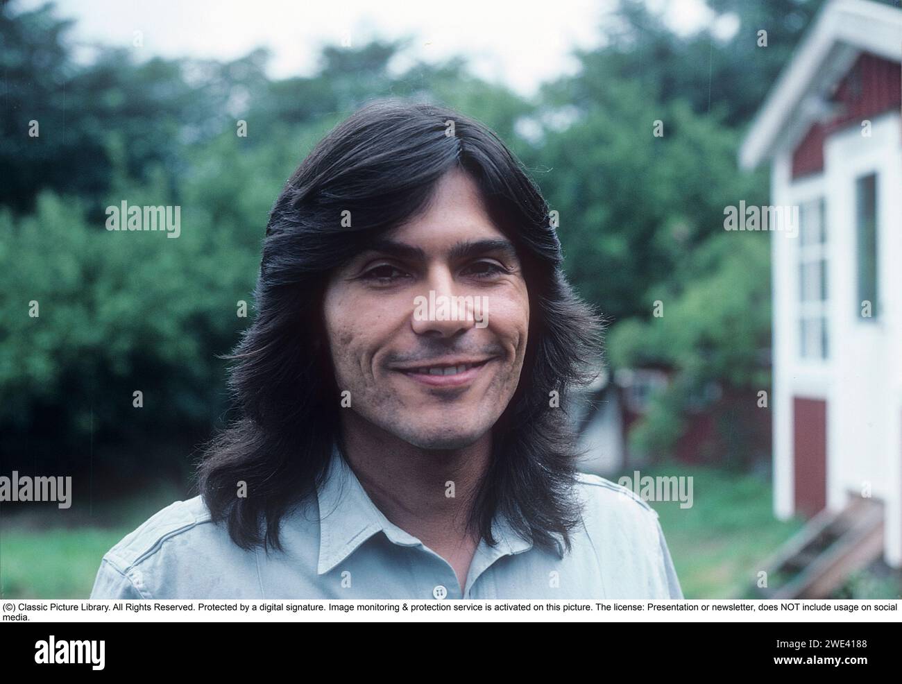 Duane Loken est un acteur et chanteur américain, surtout connu pour son rôle de Wolfpaw indien dans la série télévisée How the West was Won or the Macahans. Photographié lors d'une visite en Suède en juillet 1985. Banque D'Images