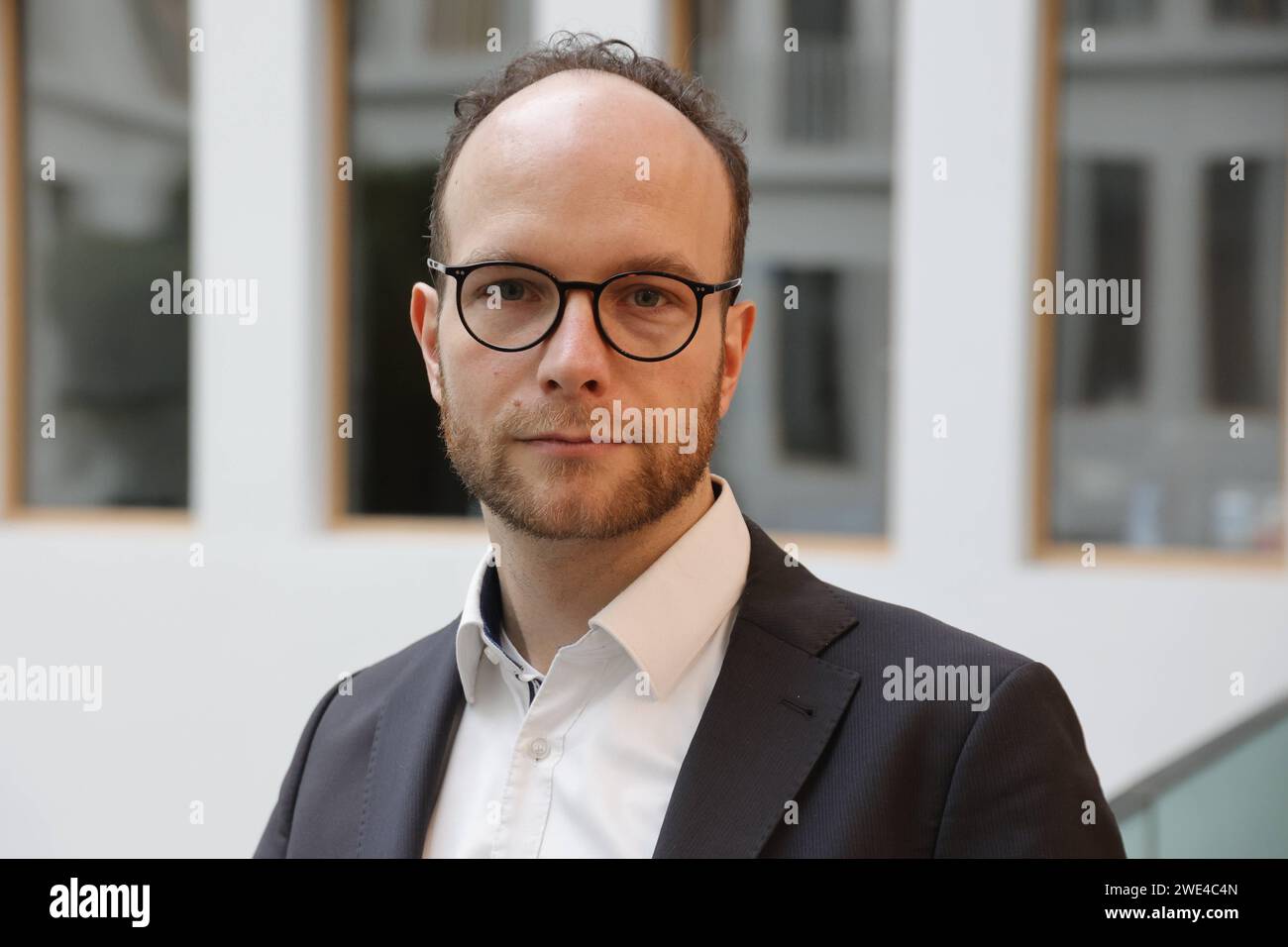 Jonathan Barth, Sprecher Fachrat Energieunabhängigkeit und Politischer Direktor ZOE Institut für zukunftsfähige Ökonomien, Deutschland, Berlin, Bundespressekonferenz, Thema : Finanzierungsstrategie für die Erdgasunabhängigkeit von Deutschland *** Jonathan Barth, porte-parole du Conseil pour l'indépendance énergétique et directeur politique du ZOE Institute for Sustainable Economies, Allemagne, Berlin, Conférence de presse fédérale, Topic Banque D'Images
