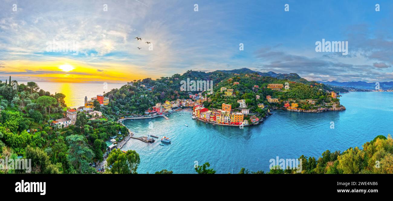 Portofino, Italie beau paysage côtier au crépuscule. Banque D'Images