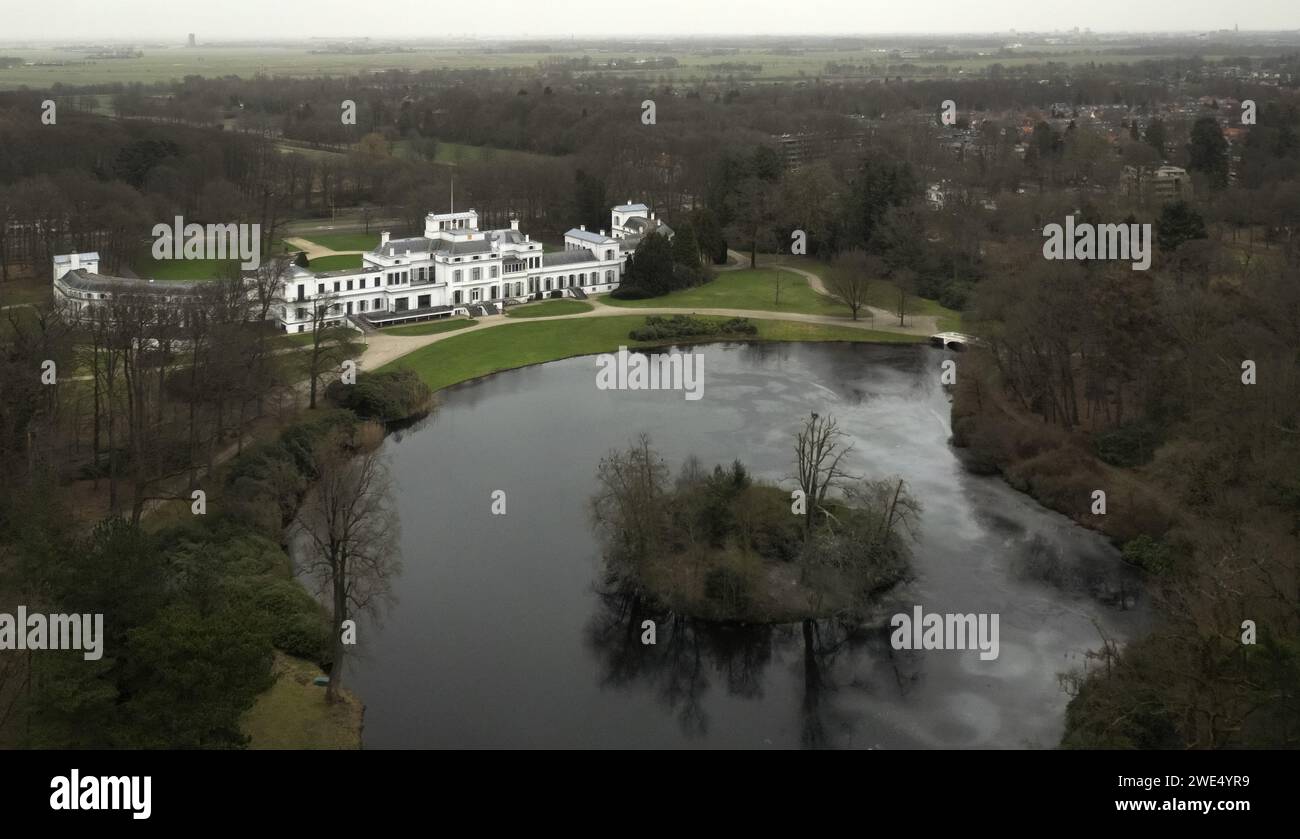 BAARN - Drone photo du domaine Soestdijk Palace. Le conseil municipal de Baarn avait déjà approuvé un plan de zonage pour le réaménagement du domaine du palais de Soestdijk, mais plusieurs résidents locaux et organisations de protection de la nature se sont opposés au plan. ANP SANDER KONING pays-bas sorti - belgique sorti Banque D'Images