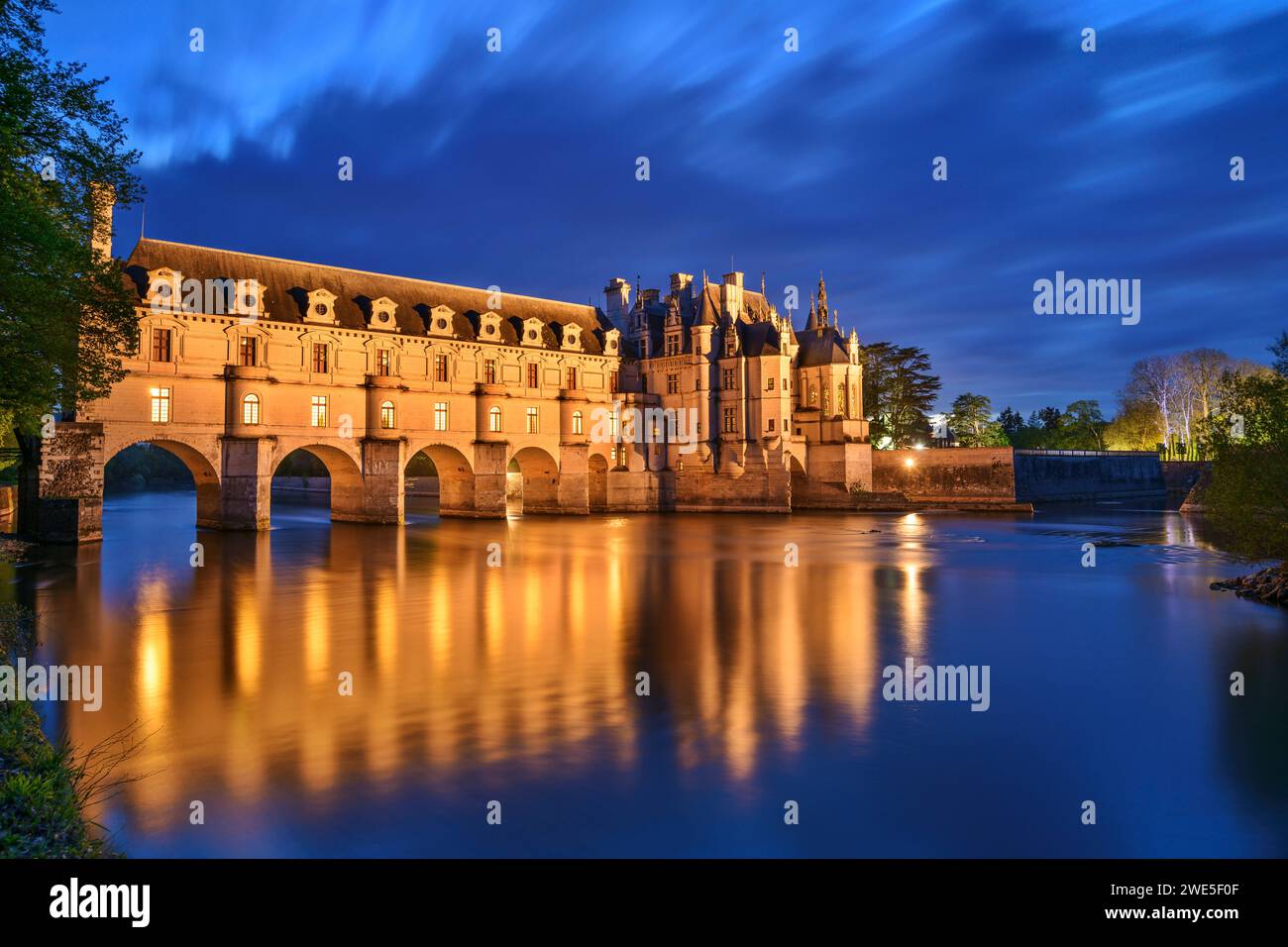 Illuminé Château de Chenonceau avec le cher, Châteaux de la Loire, Vallée de la Loire, Patrimoine mondial de l'UNESCO Vallée de la Loire, France Banque D'Images