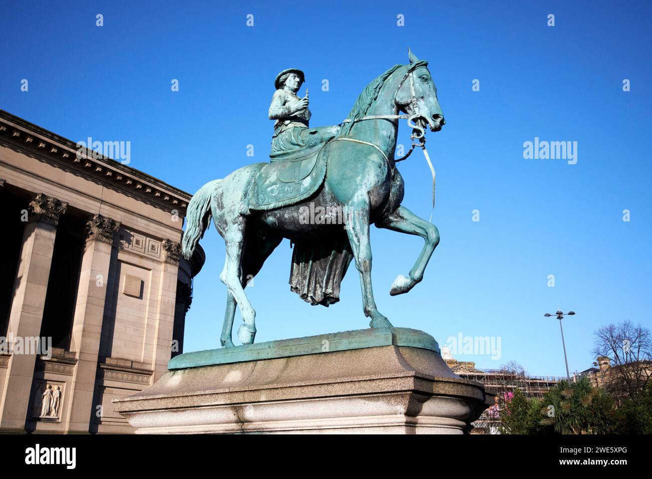 Reine Victoria sur une statue équestre de cheval par thomas thornycroft St georges hall liverpool, merseyside, angleterre, royaume-uni Banque D'Images