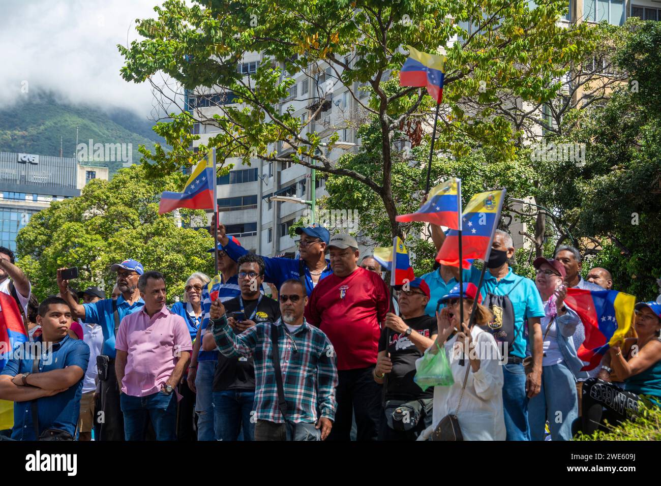 Rassemblement de la candidate Maria Corina Machado, leader de l’opposition vénézuélienne, sur la Plaza Francia de Altamira à Caracas, le 23 janvier 2024. Banque D'Images