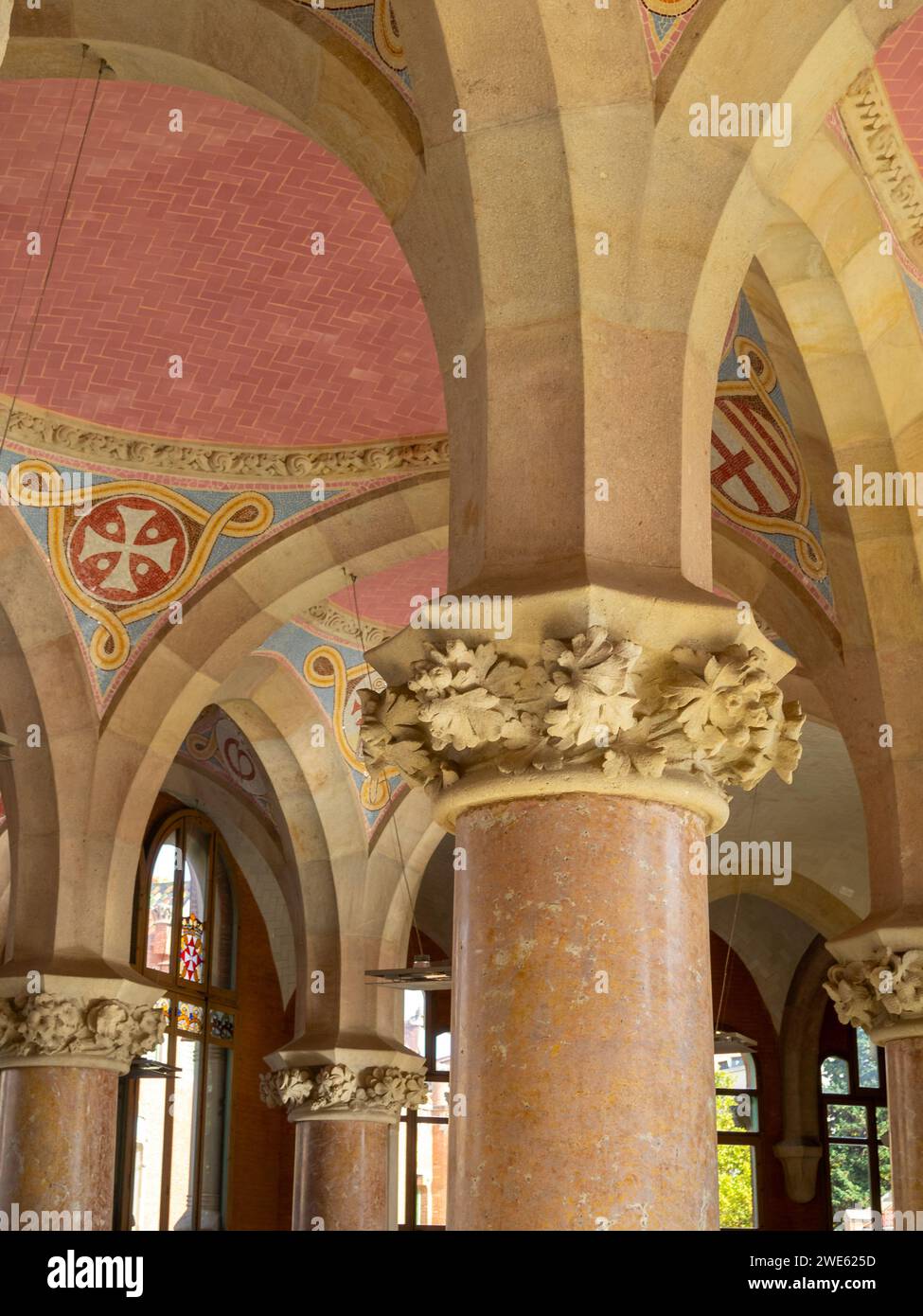 Détail de décor de l'entrée de l'hôpital Sant Pau, Barcelone Banque D'Images