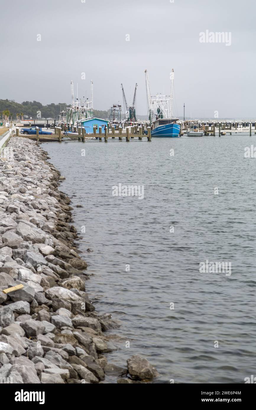 Bateaux de pêche et crevette Commerial amarrés dans le port de Pass Christian, Mississippi Banque D'Images