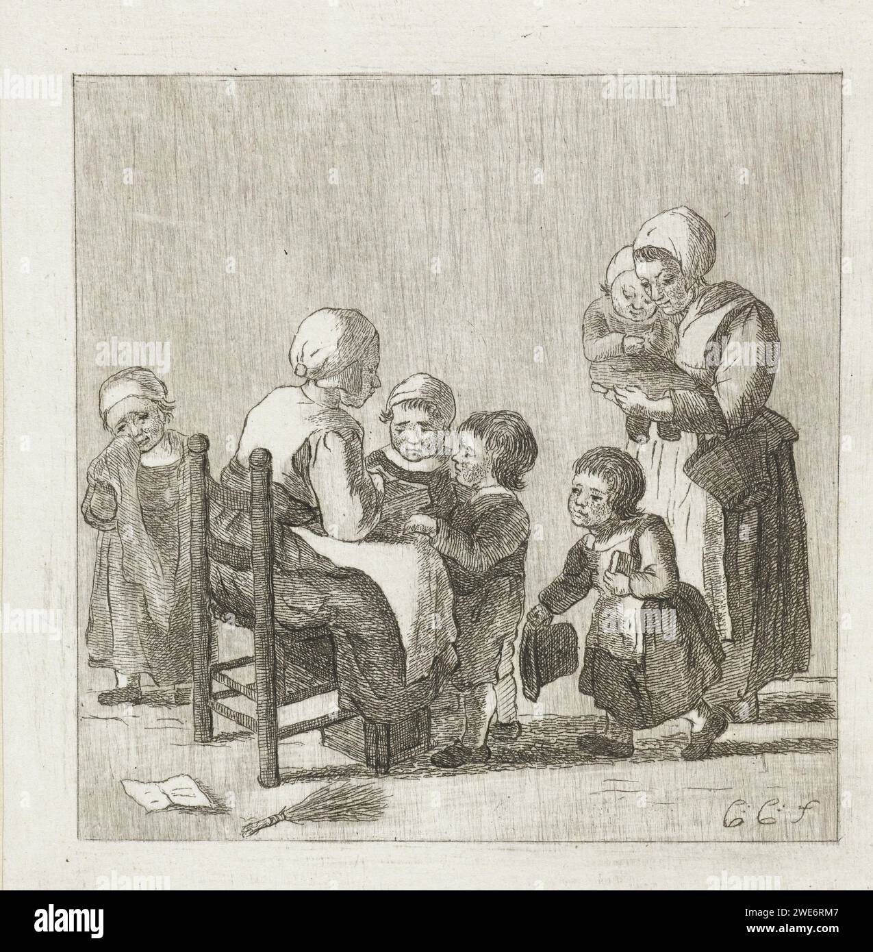 Classe scolaire, Pieter de Mare, d'après Christina Chalon, 1777 - 1779 imprimer Une école pour enfants. Un enseignant s'assoit sur une chaise et lit aux enfants la leçon d'un livre. A droite, une mère vient amener sa fille. A gauche une fille pleure. Il y a une tige sous la chaise du professeur. Leiden papier gravure enfant malicieux (à l'école). école maternelle. enseignant et élève. rod, bouleau ~ punition à l'école Banque D'Images