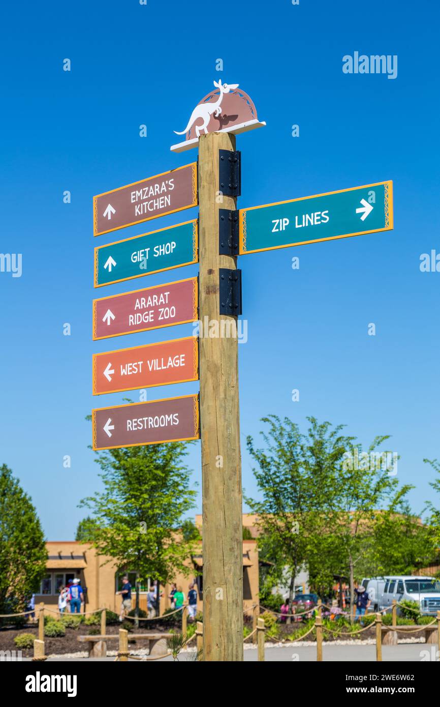 Directory guide les touristes à travers l'attraction Ark Encounter à thème historique près de Williamstown, Kentucky Banque D'Images