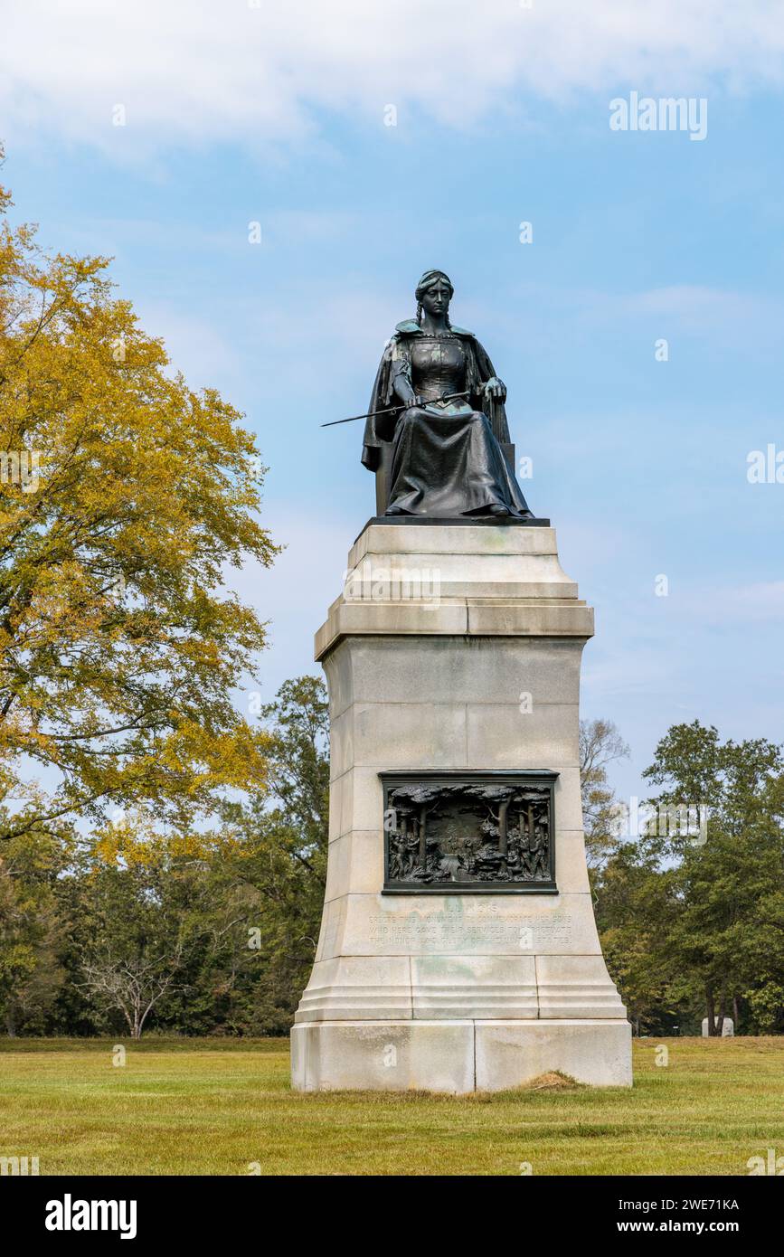 Monument commémorant les militaires de l'Illinois pendant la guerre de Sécession au parc militaire de Shiloh dans le Tennessee Banque D'Images