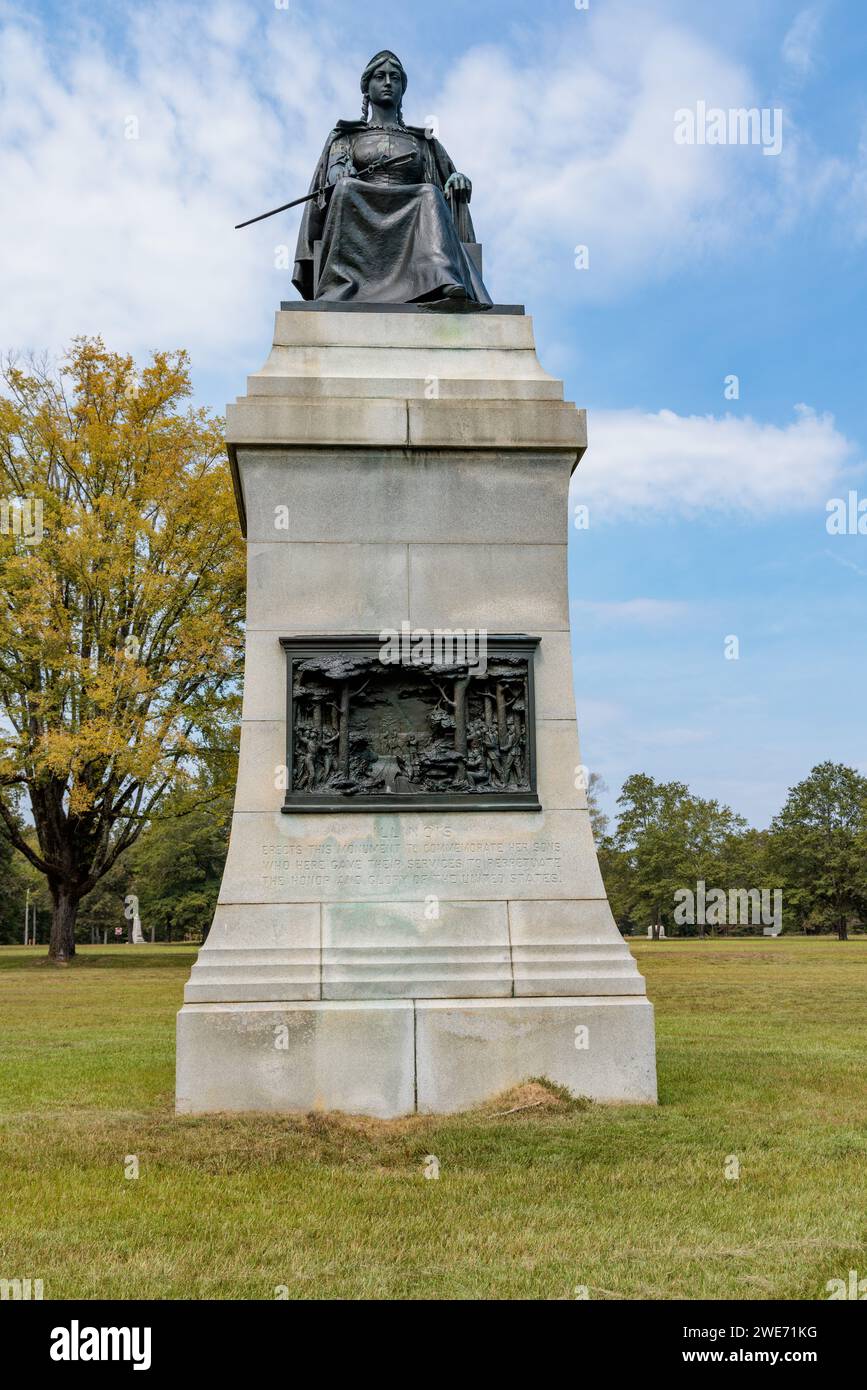 Monument commémorant les militaires de l'Illinois pendant la guerre de Sécession au parc militaire de Shiloh dans le Tennessee Banque D'Images