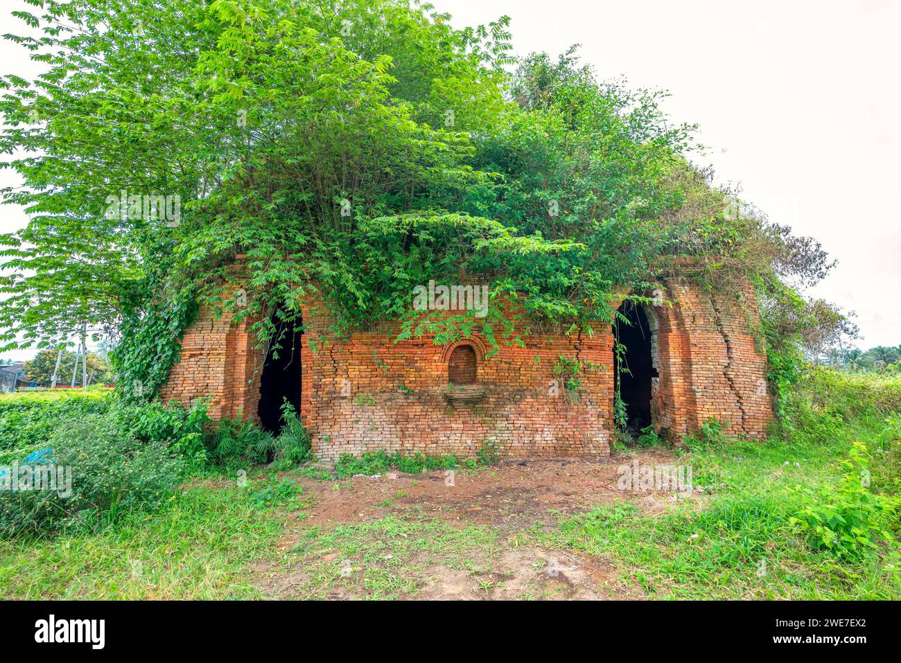 Fours à briques abandonnés à Phu son, Cho Lach, Ben Tre, Vietnam. Cet endroit vendait des briques cuites à la main près du fleuve Mékong au Vietnam Banque D'Images