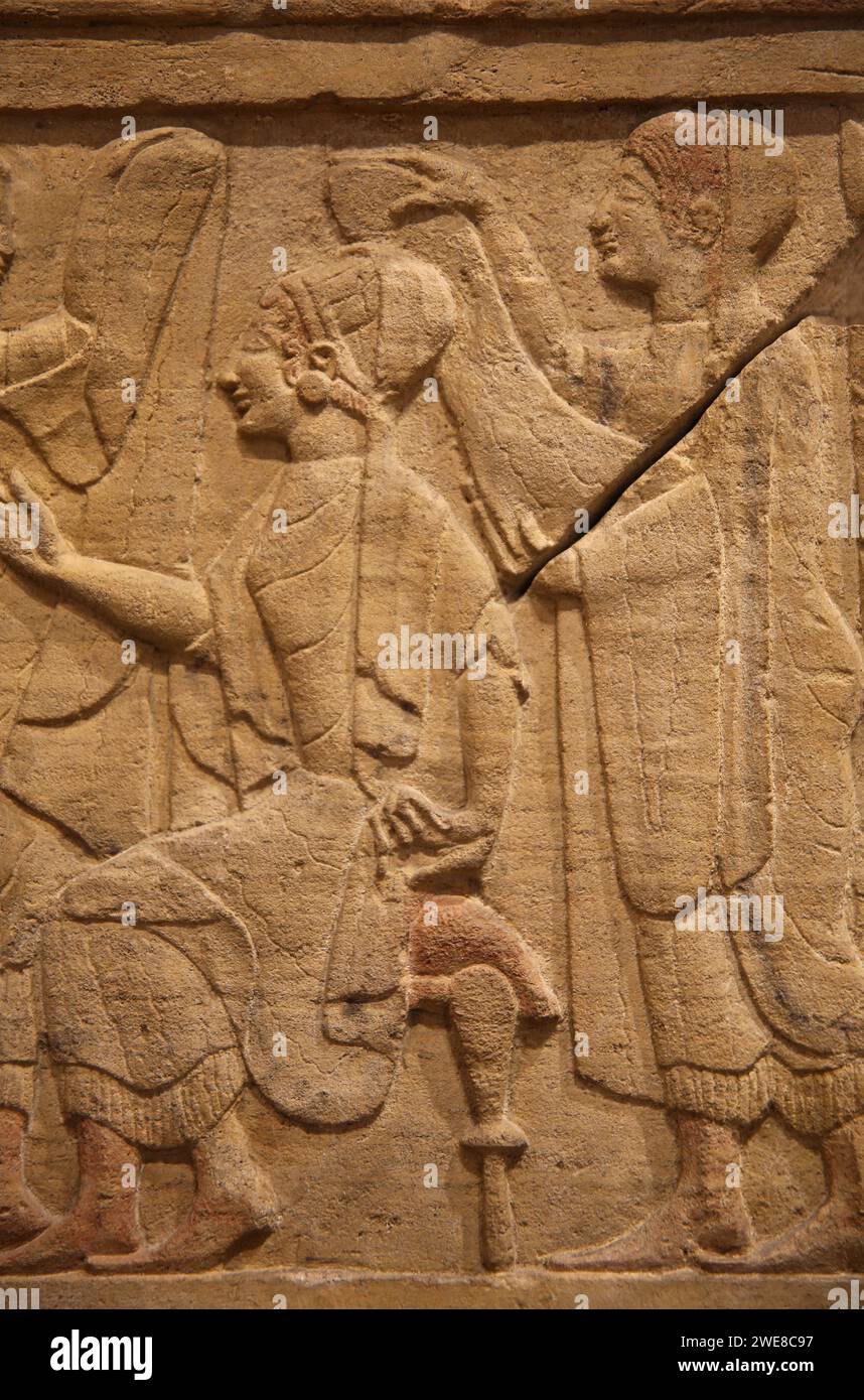 Civilisation étrusque. Soulagement d'un funerray Cippus. Début du 5e siècle av. J.-C. Calcaire. Chiuse. Musée Barraco. Rome. Banque D'Images