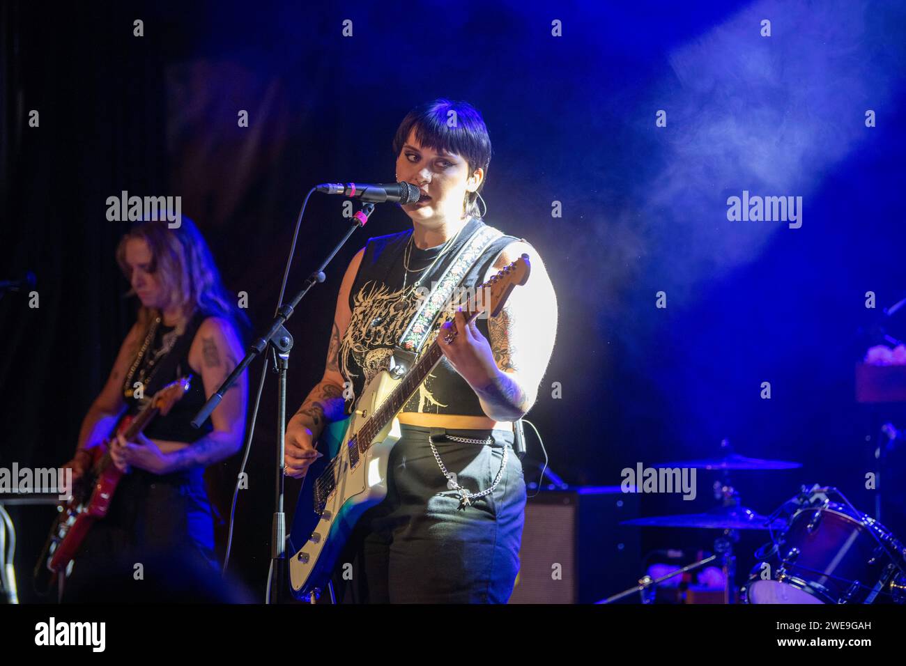 Le groupe de rock australien Teen Jesus and the Jean Teasers joue en live tout en soutenant The Vaccines à Berlin. Banque D'Images