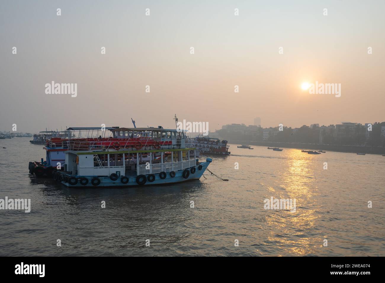 Mumbai, Maharashtra, Inde, paysage marin de Mumbai au coucher du soleil, éditorial seulement. Banque D'Images