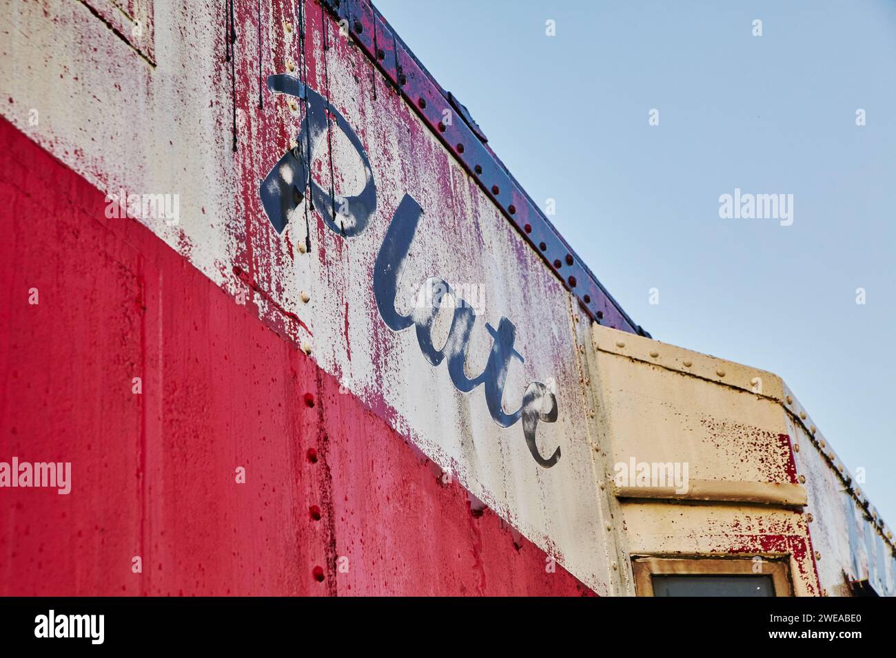 Weathered Vintage Deluxe train car détail, rouge rustique et blanc Banque D'Images