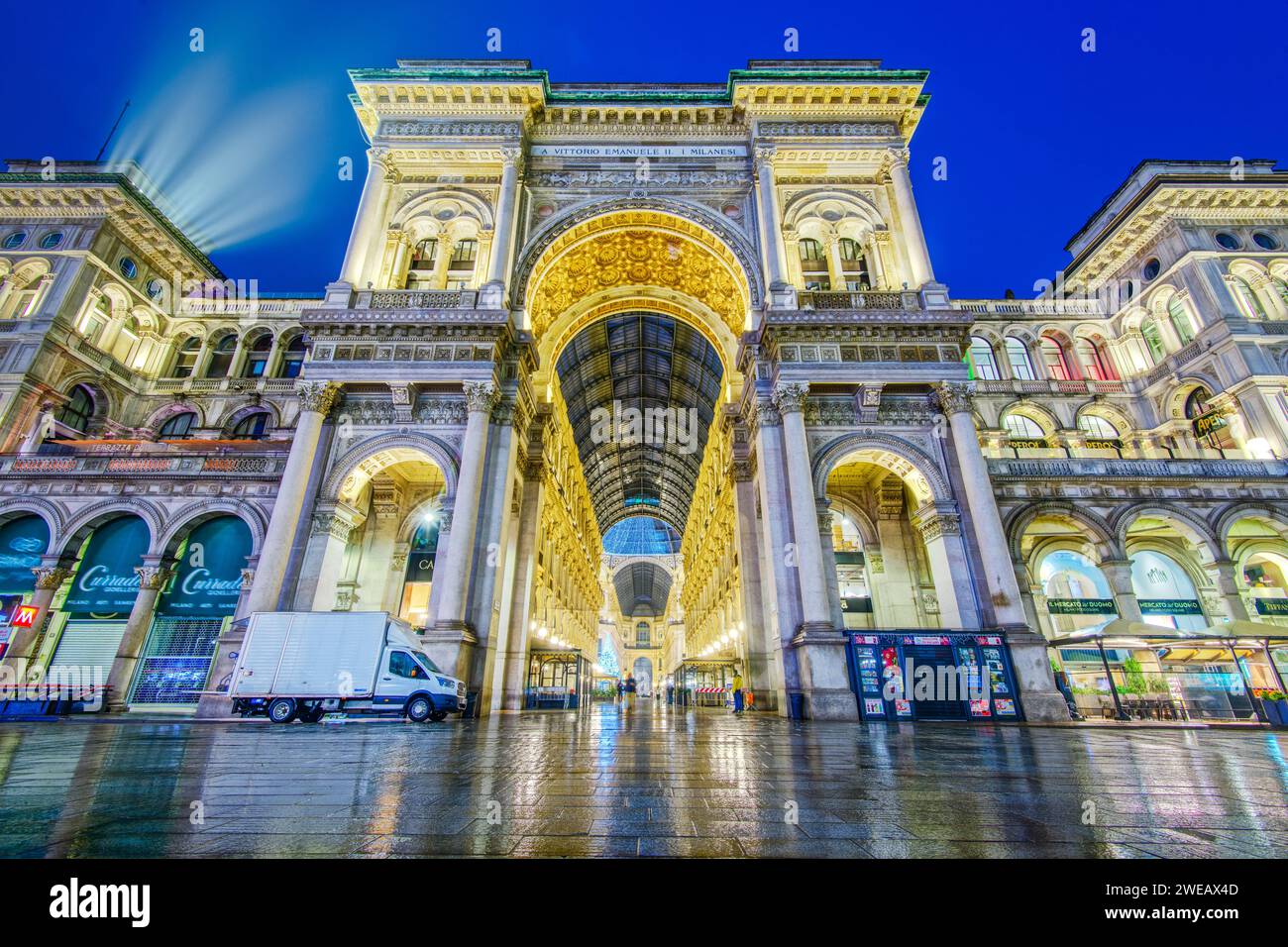 MILAN, ITALIE - 5 JANVIER 2022 : la Galleria Vittorio Emanuele II Banque D'Images