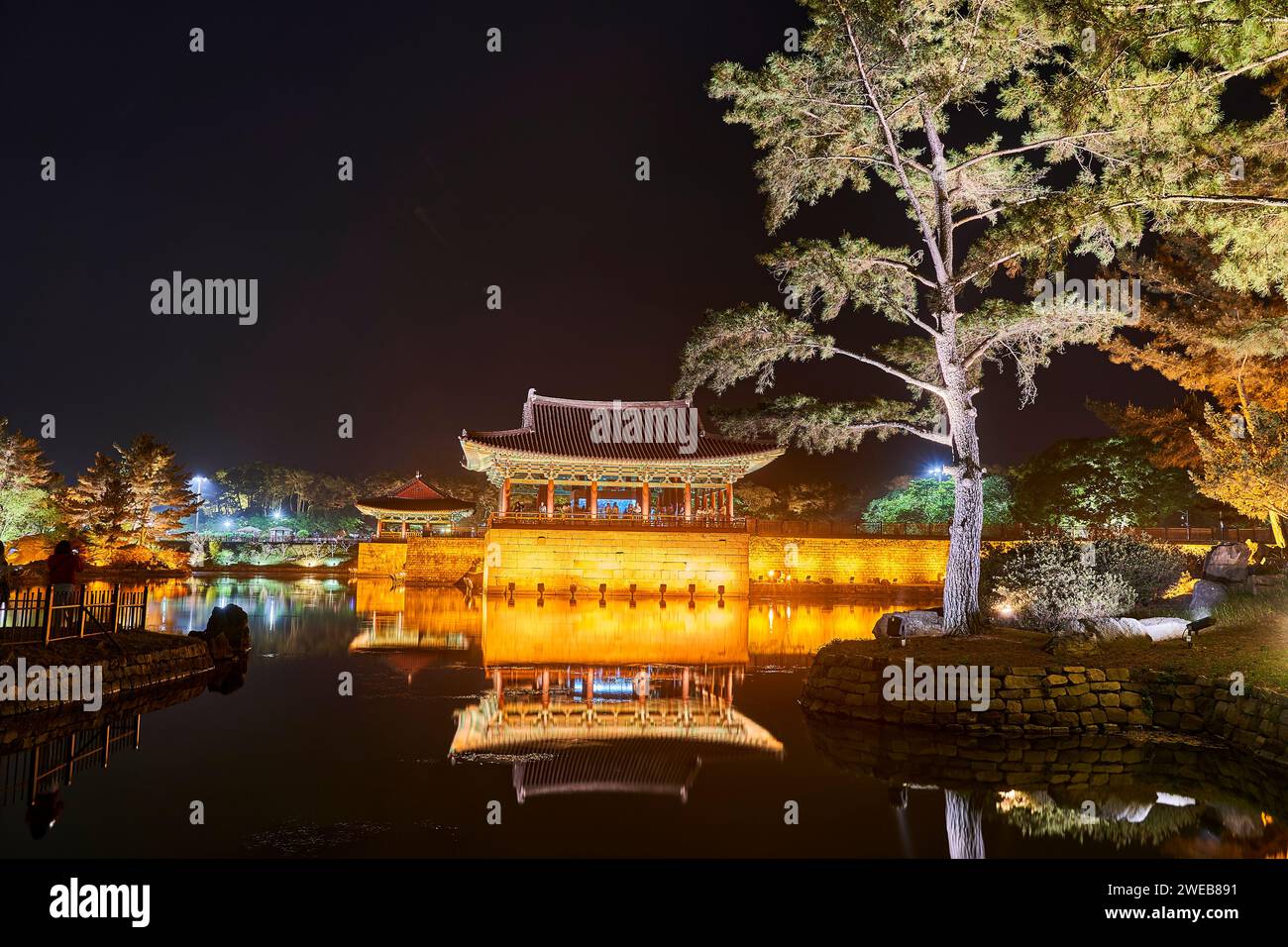 Palais de Donggung et Wolji Pond Banque D'Images