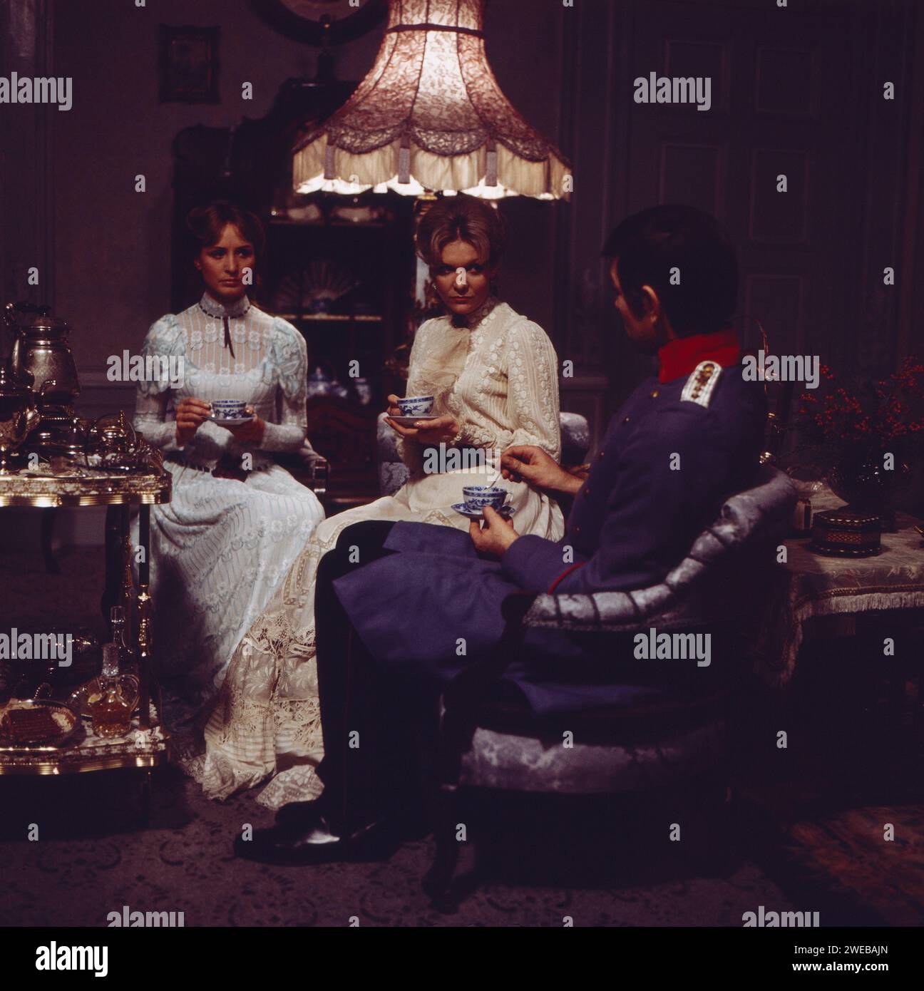 Der Stechlin, Minifernsehserie nach Theodor Fontane, Deutschland 1975, Darsteller : Diana Körner, Franziska Bronnen, Heorg Martin Bode Banque D'Images