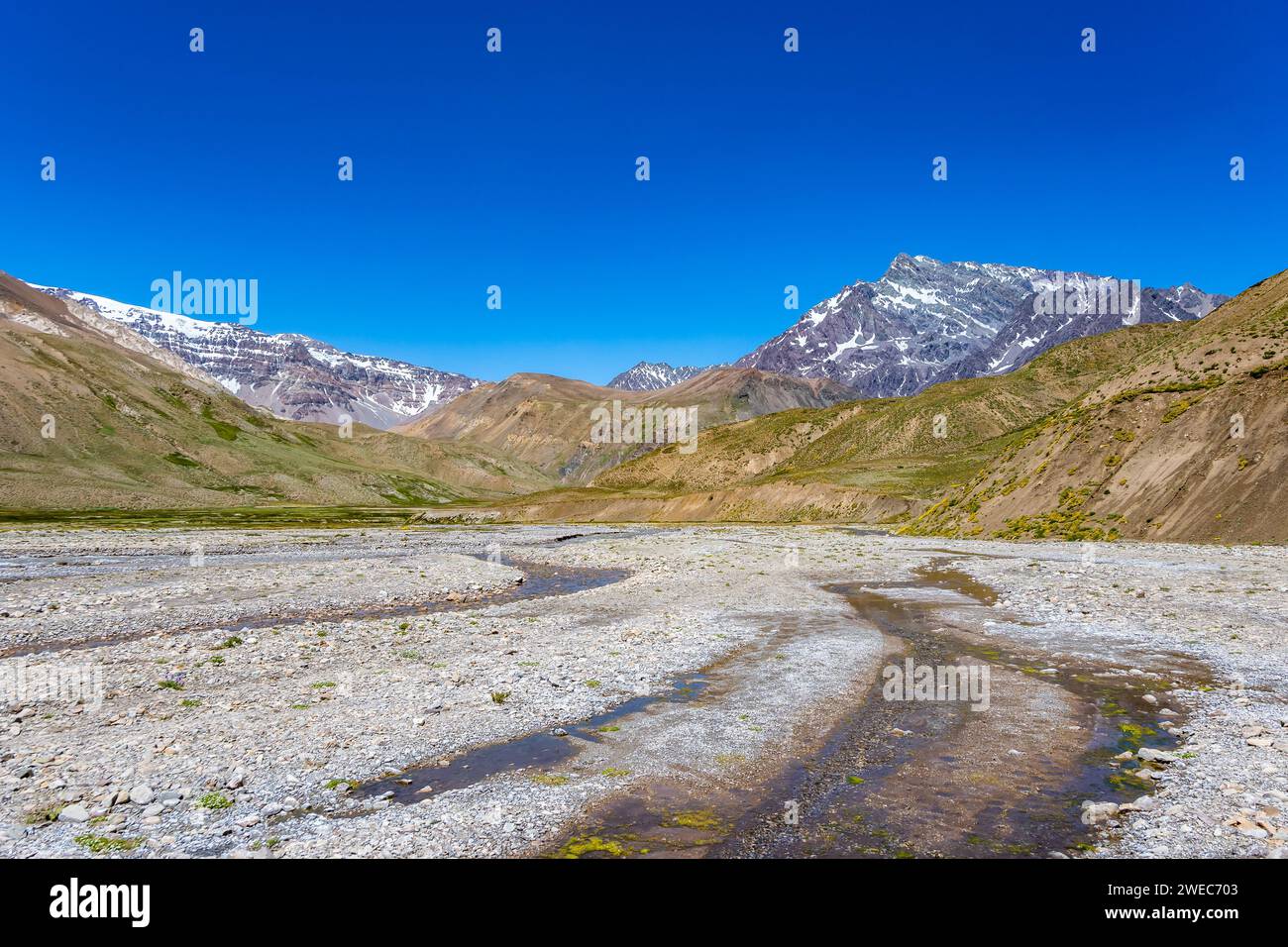 Lits de rivières dans les montagnes des Hautes Andes. Valle de Yeso, Chili, Amérique du Sud. Banque D'Images