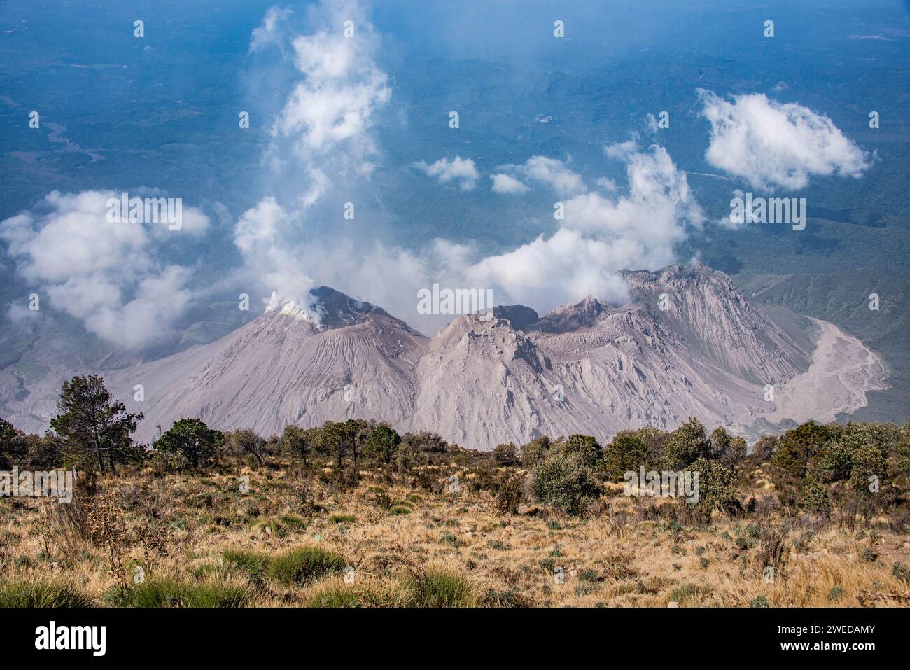 Santiaguito dôme de lave émergeant au large du volcan Santa Maria, Quetzaltenango, Guatemala Banque D'Images