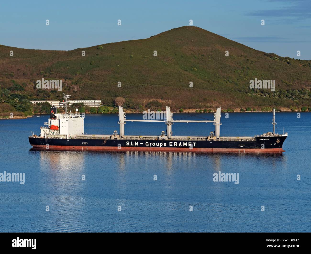 Industrie maritime / navire de transport de minerai en vrac Araucaria dans le port de Nouméa, Nouvelle-Calédonie. Banque D'Images