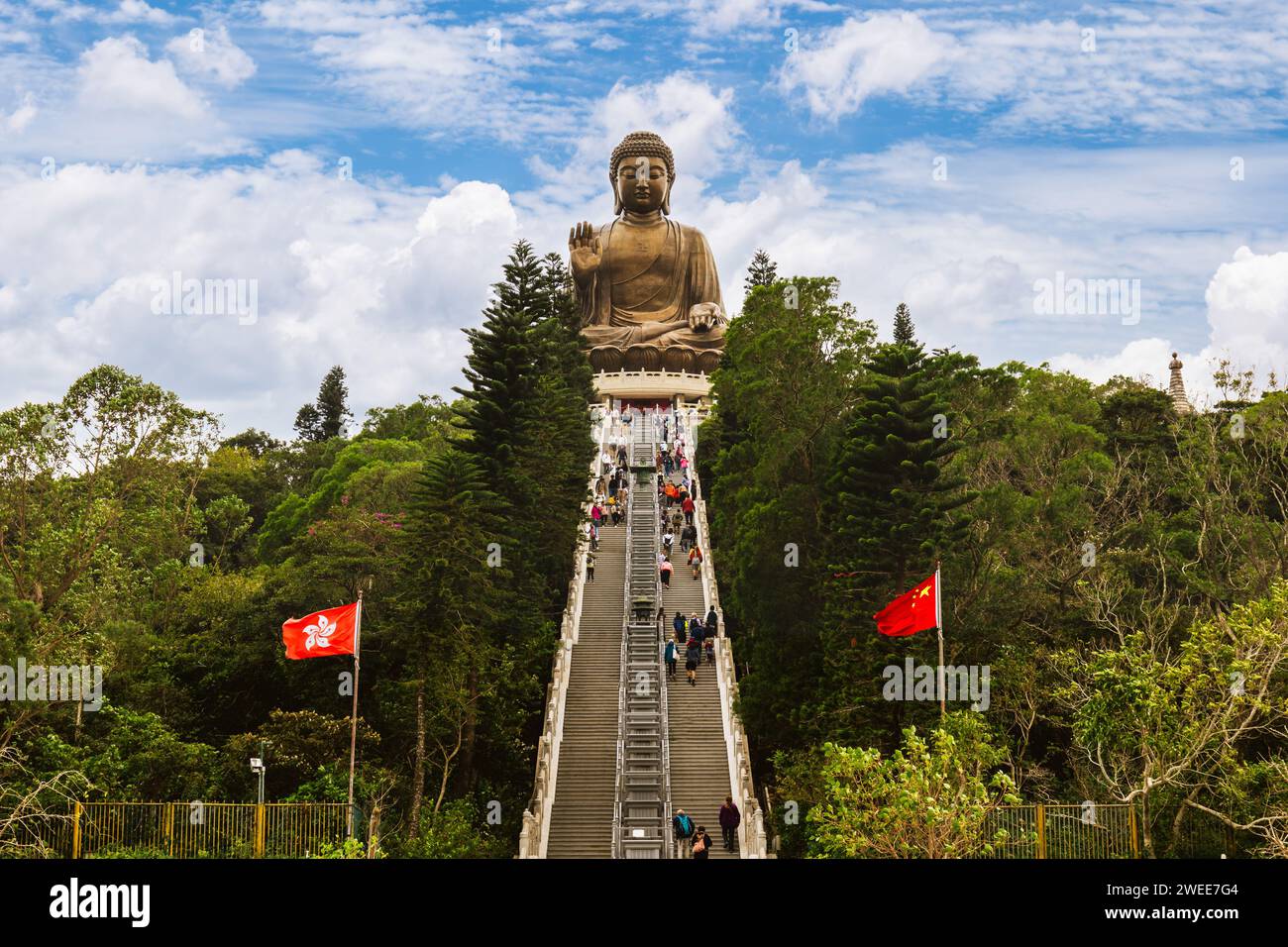 Le Grand Bouddha situé à Ngong Ping, île de Lantau, à Hong Kong. Banque D'Images
