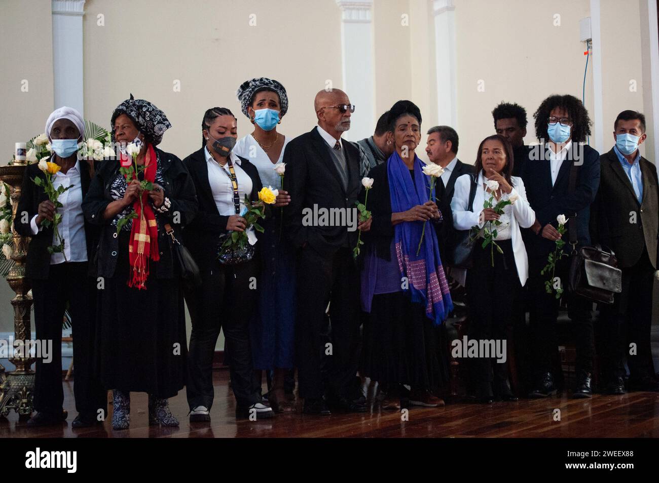 Les gens prennent part au cours du sillage du sénateur colombien pour l'alliance politique 'Pacto Historico' Piedad Cordoba au congrès colombien à Bogota, Col Banque D'Images