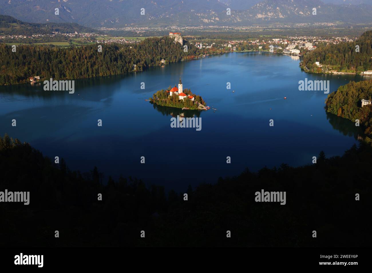 Kirche, Bled, BlederSee, Slowenien, Triglav, Wildwasser, Abenteuer, See, Bezaubernder See im Nationalpark Triglav BEI Bled Banque D'Images