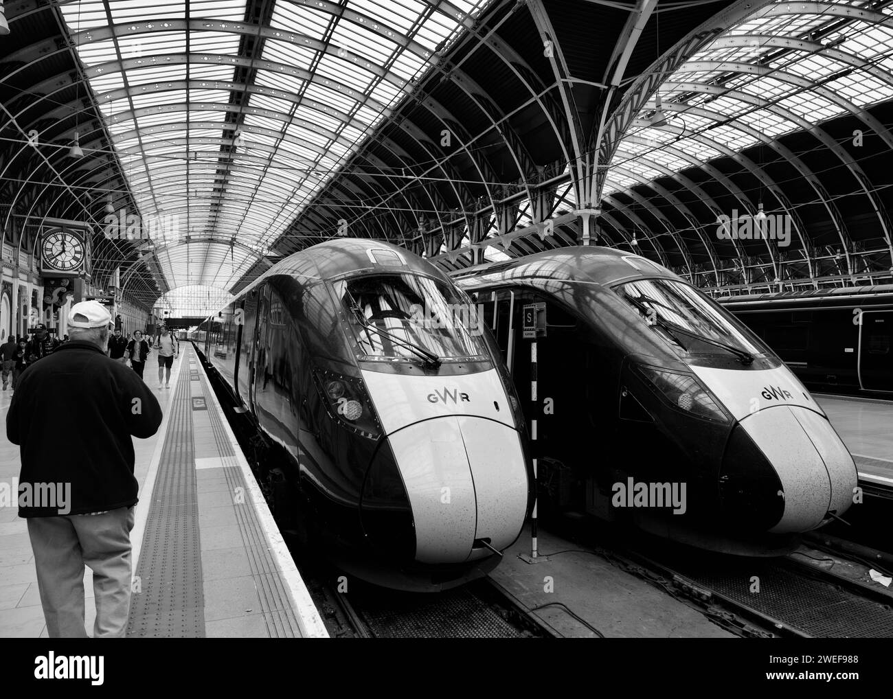 Les trains GWR attendent à la gare de Paddington. Banque D'Images
