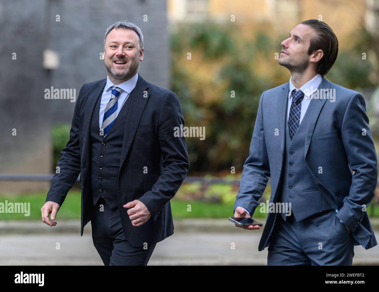 Brendon Clarke-Smith MP (con : Bassetlaw) à Downing Street avec Alex Crockford (entraîneur personnel et mannequin) le 24 janvier 2024 Banque D'Images