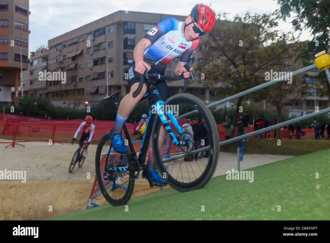 Benidorm, Espagne, le 21 janvier 2024 : le cycliste Dominik Sochan (41 ans) lors des essais juniors masculins de la coupe du monde de Cyclo-cross UCI 2024, le 21 janvier 2024, au Parque Foietes, à Benidorm, Espagne. (Photo Alberto Brevers/Pacific Press/Sipa USA) Banque D'Images