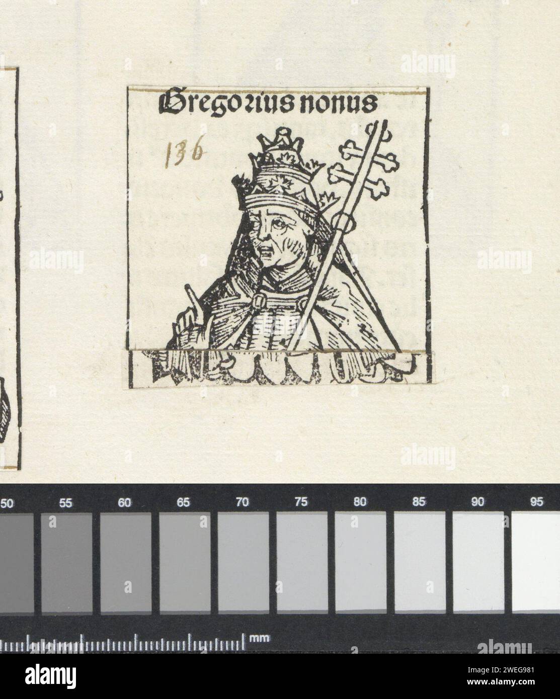 PAUS Gregorius IX, Michel Wolgemut (atelier de), 1493 print Présentation en deux parties. Un défi floral avec un pape. Il porte une tiare et a un bâton avec une double croix dans les mains. La performance fait partie des papes de succession dans le Liber Chronicarum. Le texte identifie l'homme comme Gregorius IX L'impression fait partie d'un album. plaque d'impression typographique en papier Banque D'Images