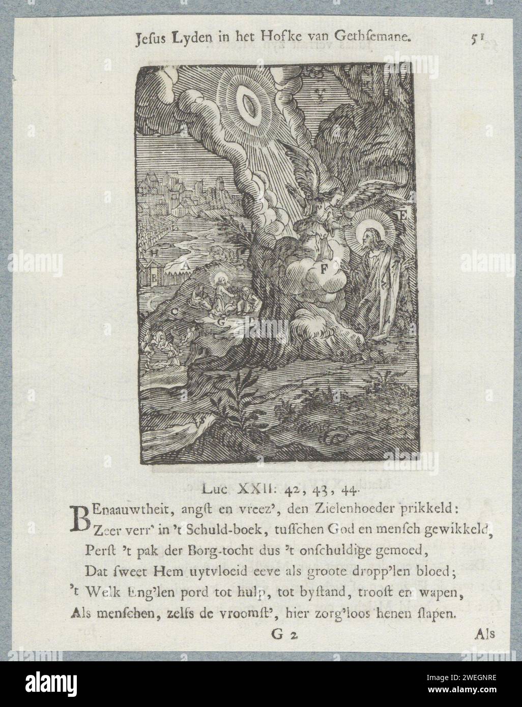 Christ dans la cour de Getsémane, 1740 print Christ prie dans la cour de Getsémane. Un ange avec un calice apparaît du ciel. Ses élèves dorment en arrière-plan. Judas et les soldats arrivent à la porte au loin. Il y a des lettres avec différents éléments de la performance. Un titre au-dessus du spectacle. Ci-dessous six versets et une référence à Luc 22 : 42-44. L'impression fait partie d'un album. Impression typographique papier de la prière du Christ dans le jardin de Gethsémani pendant la nuit Banque D'Images