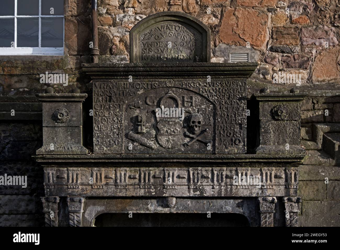 Détail du monument mural du XVIIe siècle à George Heriot (mort en 1610), le père du fondateur de l'école George Heriot. Banque D'Images