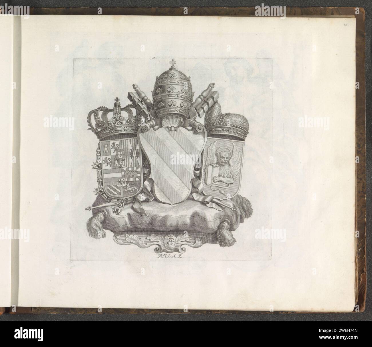 Trois armoiries, Robert van Audenaerd, 1673 - 1743 impriment Une console avec un oreiller. Sur l'oreiller trois boucliers avec successivement l'arme des rois des Habsbourg en Espagne (avec couronne), l'arme papale (avec tiare et deux clés croisées) et l'arme de l'état de Venise (avec doehoed). L'impression fait partie d'un album. gravure papier manteau des armes (comme symbole de l'état, etc.) Banque D'Images