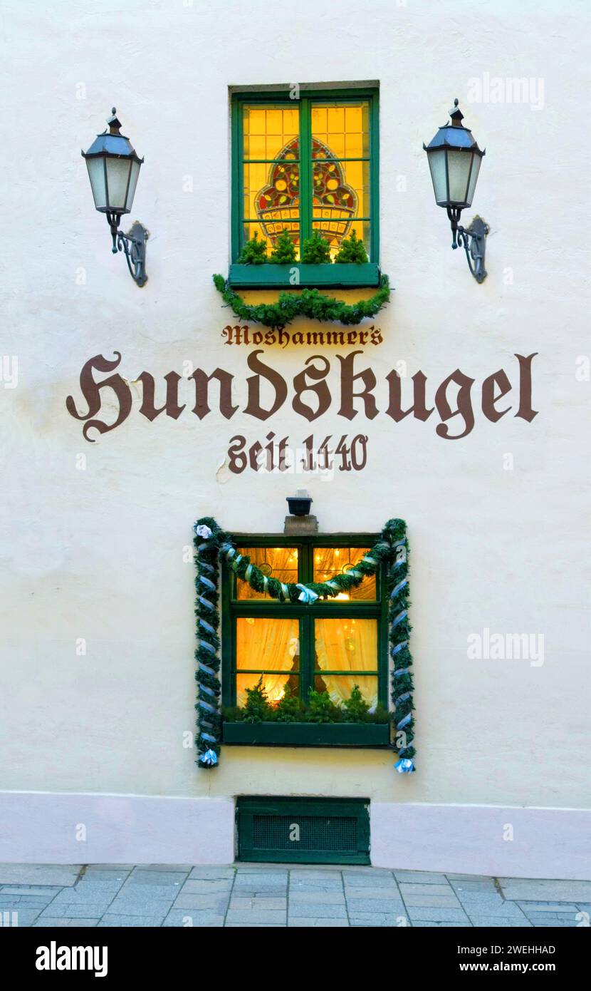 L'ancien restaurant Mooshammers Hundskugel du 15e siècle est maintenant géré par la fondation Sternenstaub de la famille Todenhöfer comme lieu de rencontre Banque D'Images