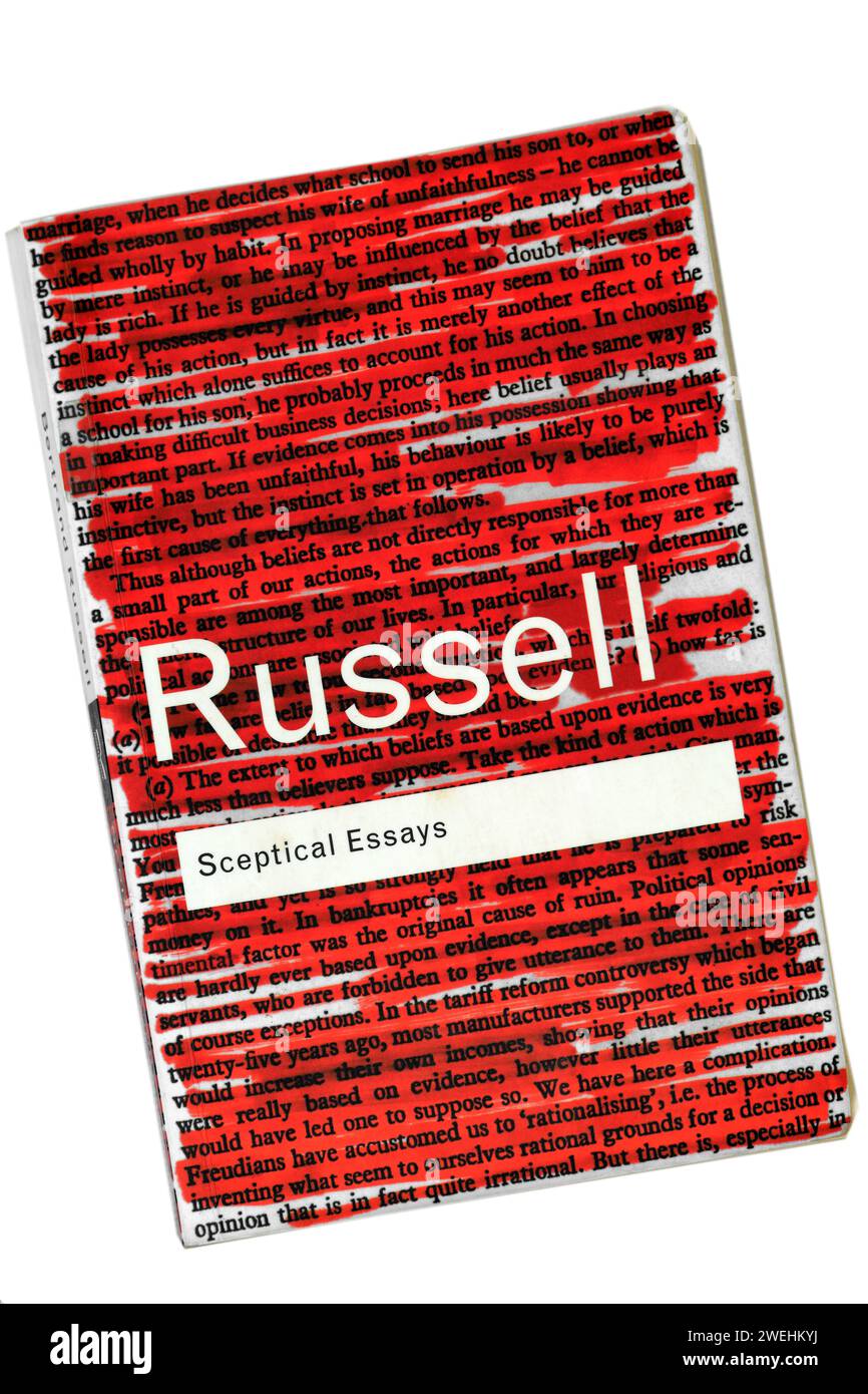 Bertrand Russell, couverture de livre d'essais sceptiques. Studio mis en place sur fond clair / blanc Banque D'Images