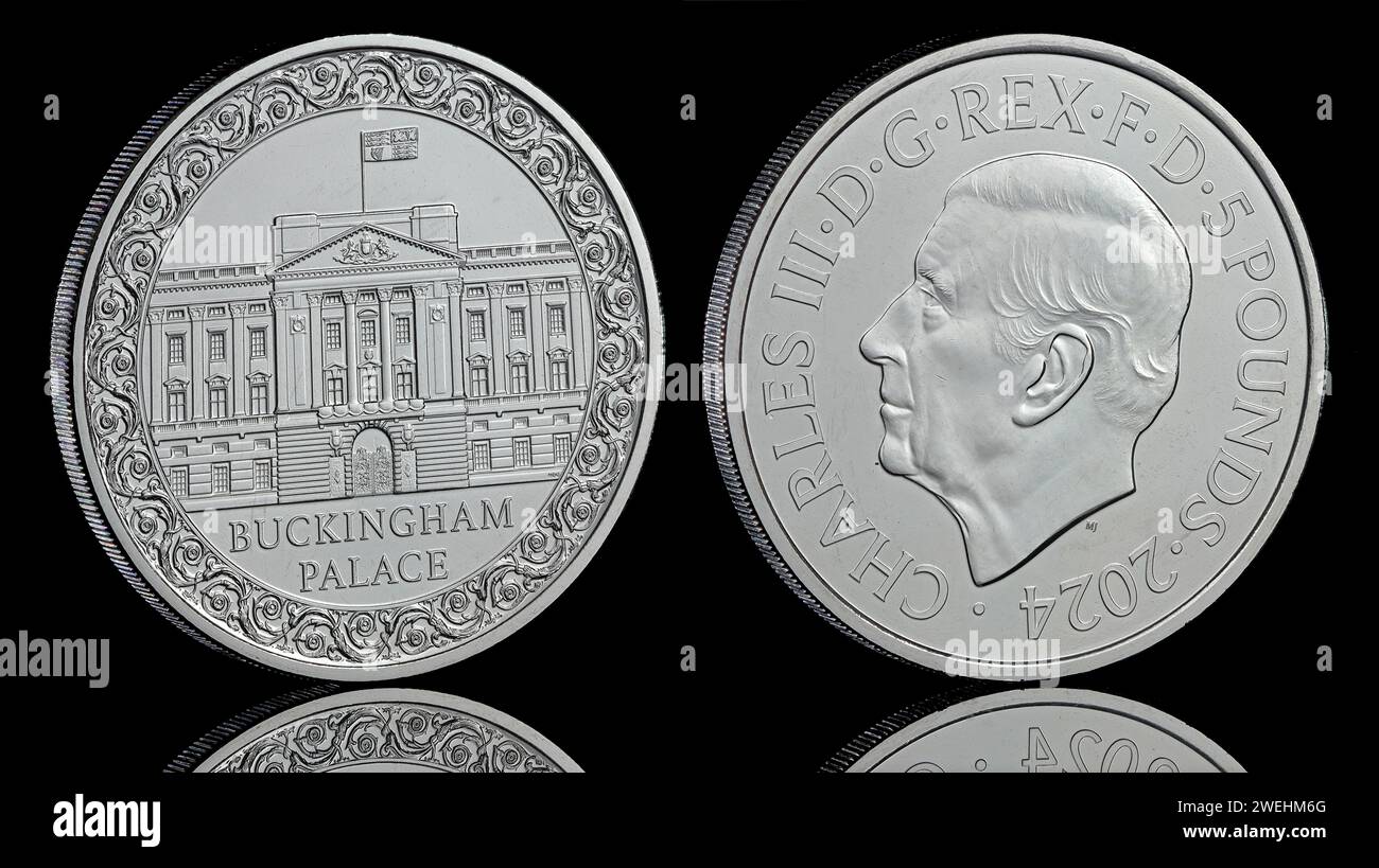 2024 pièce de 5 £ pour commémorer Buckingham Palace & conçu par Henry Gray. L'avers du roi Charles III a été conçu par Martin Jennings. Banque D'Images