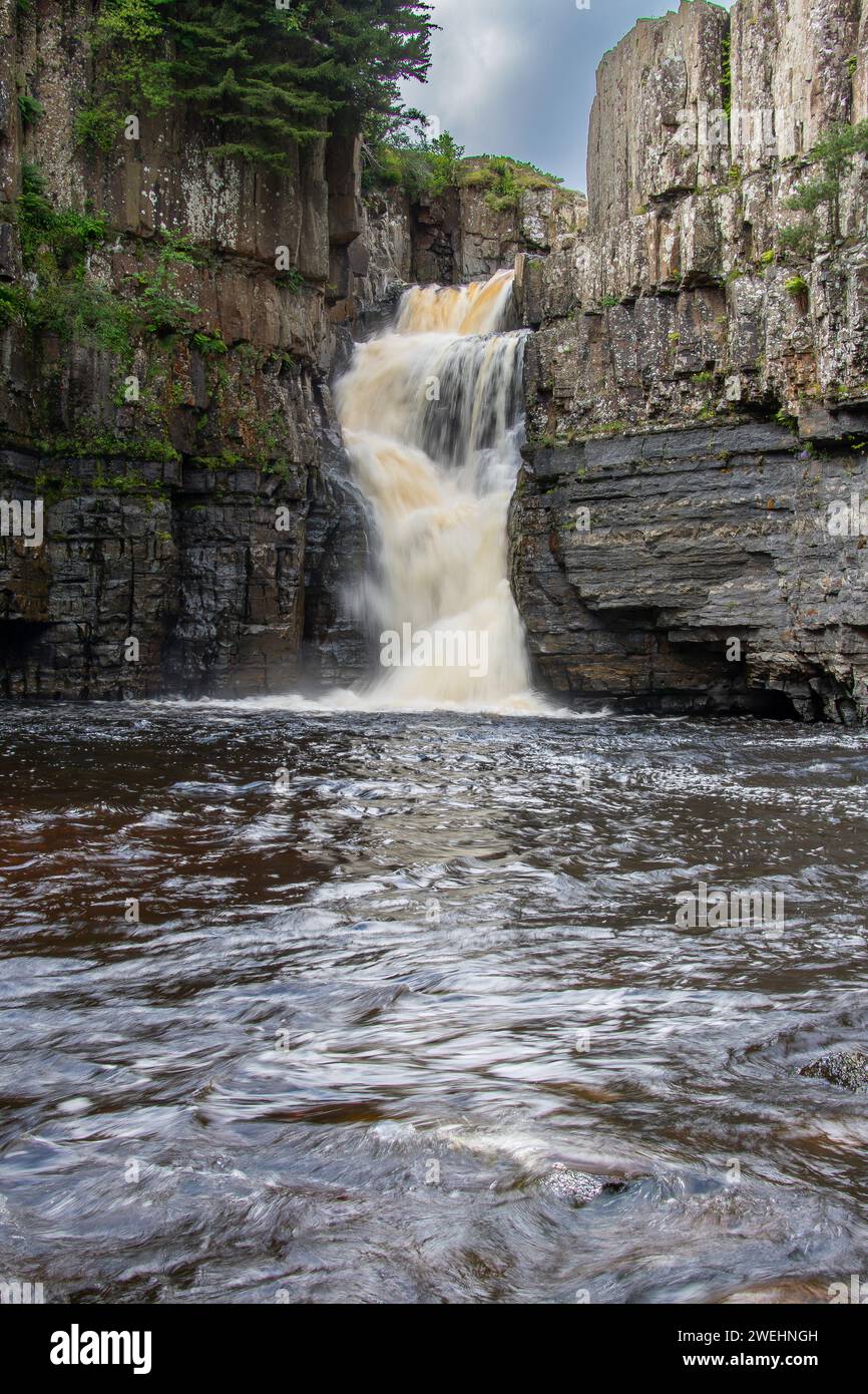 High Force, une chute d'eau sur la rivière Tees, à Teesdale, comté de Durham, Angleterre, Royaume-Uni Banque D'Images