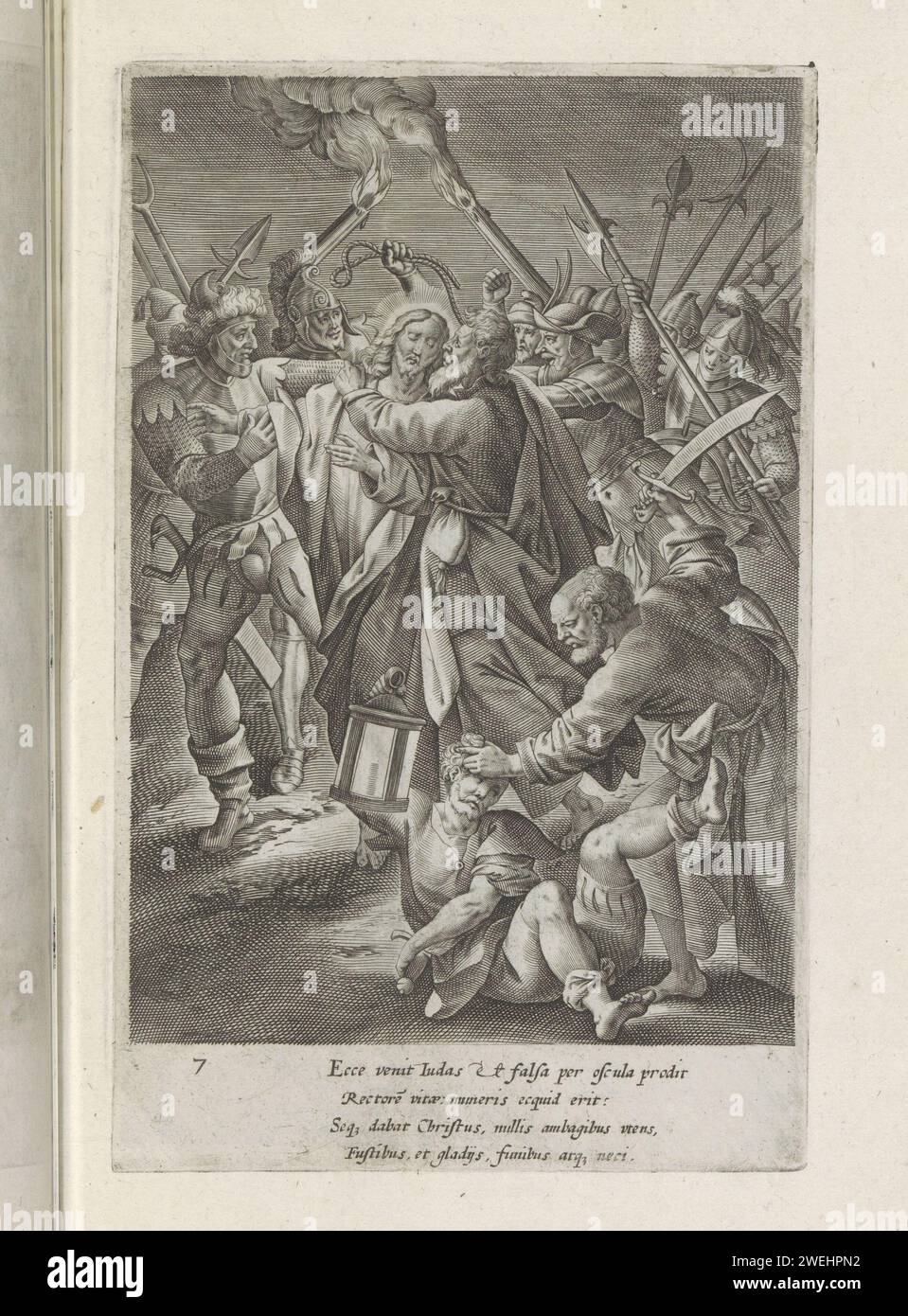 Judaskus et arrestation du Christ, 1585 imprimer Judas embrasse le Christ sur la joue. Les soldats l'encerclent et l'arrêtent. Pierre est sur le point de couper l'oreille de Malchus. Sous le spectacle, un verset de quatre lignes en latin. Ce tirage fait partie d'un album. Papier gravant le baiser de Judas : accompagné de soldats aux torches et aux lanternes, il embrasse le Christ. Pierre tire son épée et coupe l'oreille de Malchus Banque D'Images