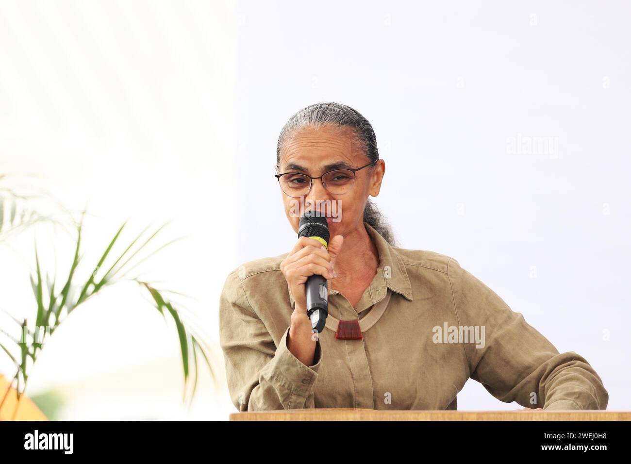 Rio de Janeiro, Brésil. 24 janvier 2024. Marina Silva, ministre de l'Environnement et du changement climatique, lors du lancement de l'initiative BNDES Azul, sur le navire de recherche hydrocéanographique Vital de Oliveira H-39, amarré à Praça Mauá, centre-ville, ce mercredi, 24 crédit : Brazil photo Press/Alamy Live News Banque D'Images