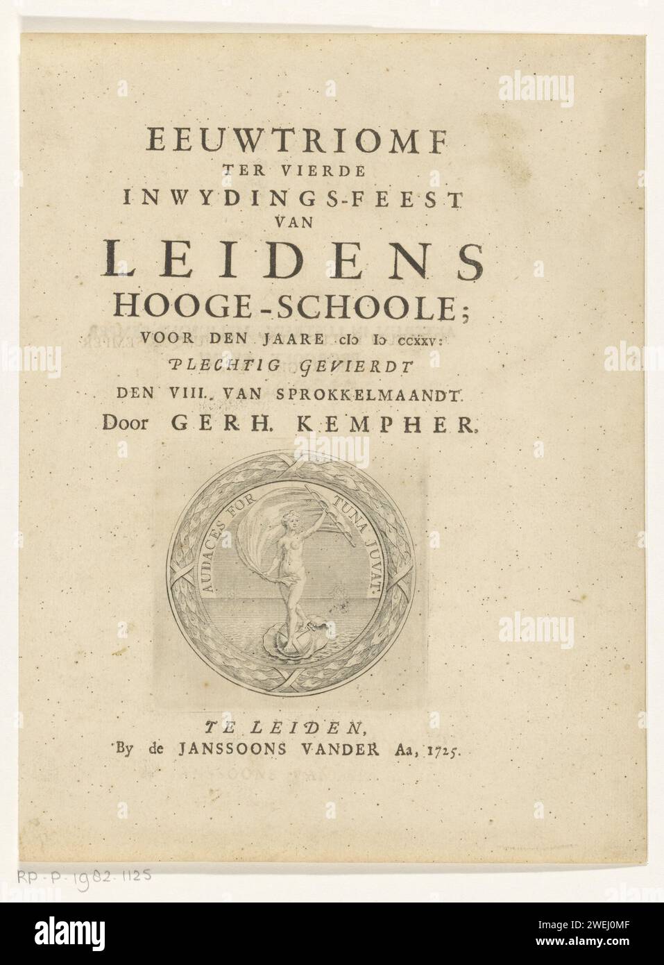 Vénus portée par le vent, Anonymous, 1725 print Vénus se tient sur une pomme riche sur sa coquille en mer et garde sa robe dans le vent afin qu'elle serve de voile. Un navire navigue en mer en arrière-plan. Autour de la devise Audaces Fortuna Juvat. Marque d'imprimerie des frères Janssoon van der AA. graveur de papier / dispositif d'impression typographique (marque de commerce de l'imprimeur ou de l'éditeur). Vénus, debout sur une coquille, navigue avec son voile sur l'eau (alternativement elle monte sur un dauphin) : venus Marina Banque D'Images