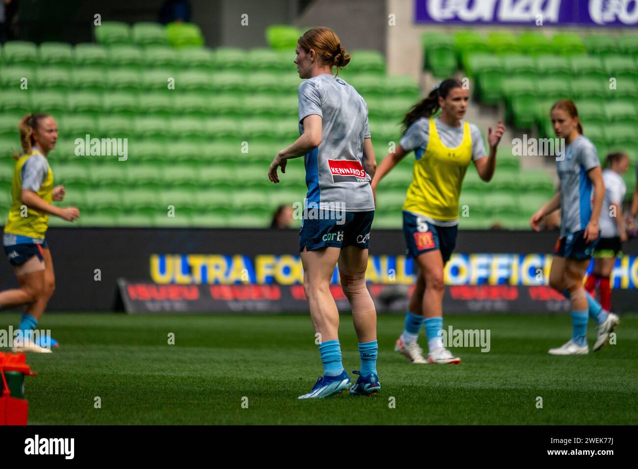 Melbourne, Australie. 26 janvier 2024. Commonwealth Bank Matildas et la joueuse du Sydney FC Cortnee Vine se réchauffent avec son équipe avant le match féminin Liberty A-League entre le Melbourne Victory FC et le Sydney FC au AAMI Park à Melbourne, en Australie. Crédit : James Forrester/Alamy Live News Banque D'Images