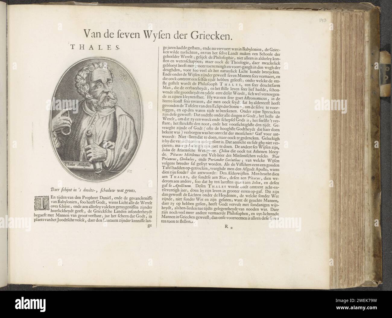 Portrait de Thales van Milete, 1653 - 1654 copies. Portrait de l'explorateur Ferdinand Magellan, utilisé dans cet album comme une image de Thales van Milete, l'une des sept voies de la Grèce. Le texte d'accompagnement commence par une petite initiale décorée T. le magazine fait partie d'un album. gravure sur papier / impression typographique Banque D'Images