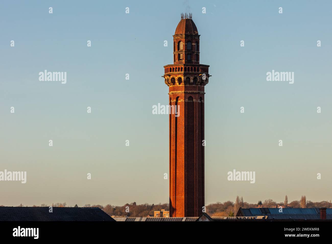 HMP Manchester Tower, un bâtiment classé Manchester. Anciennement prison de Strangeways, cette image a été prise en fin d'après-midi ensoleillée et claire Banque D'Images