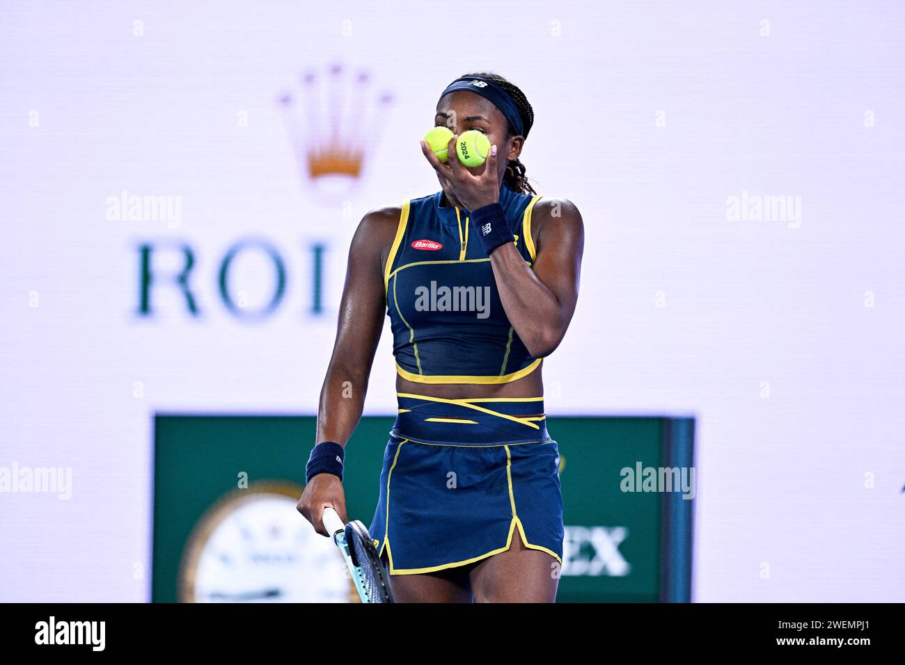 Melbourne, Australie. 25 janvier 2024. Cori Coco Gauff lors du tournoi de tennis Australian Open AO 2024 Grand Chelem le 25 janvier 2024 à Melbourne Park, Australie. Aryna Sabalenka reste sur la bonne voie pour défendre sa couronne de l'Open d'Australie après avoir atteint la finale de Melbourne en vengeant sa défaite face à Coco Gauff lors de l'US Open de l'an dernier. Sabalenka, deuxième favori biélorusse, a gagné 7-6 (7-2) 6-4 contre Gauff, quatrième favori américain, dans une demi-finale tendue. Photo de Victor Joly/ABACAPRESS.COM crédit : Abaca Press/Alamy Live News Banque D'Images