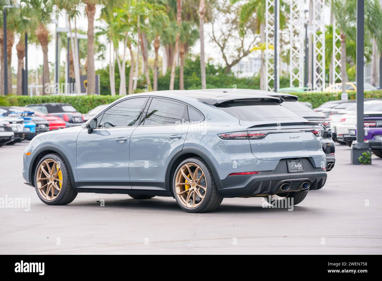 Miami, FL, États-Unis - 25 janvier 2024 : Porsche Turbo GT sport SUV 2024 Banque D'Images