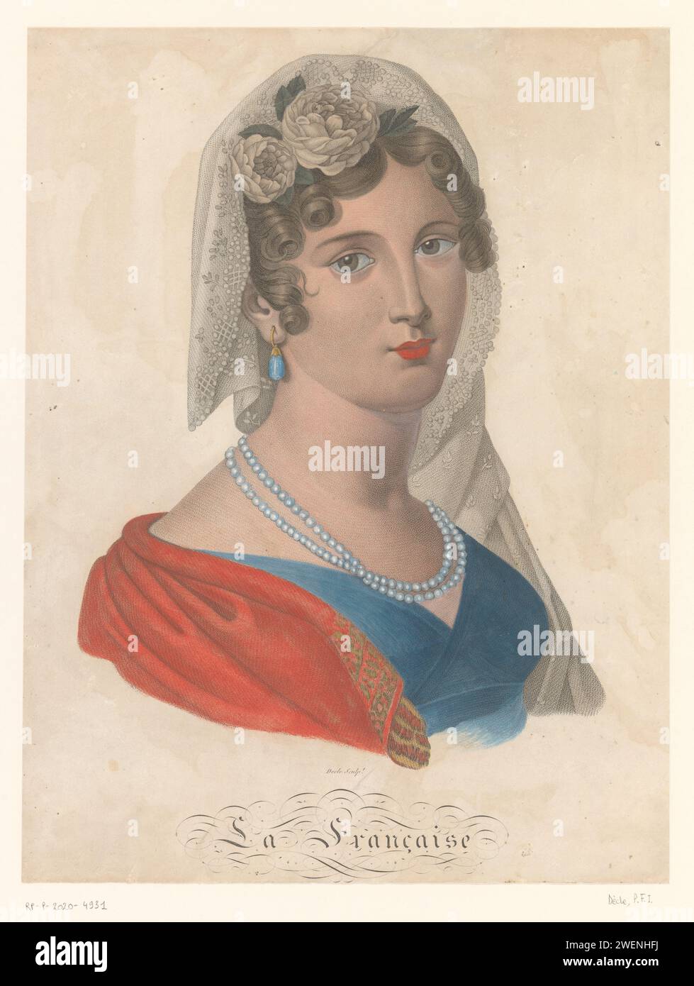 Femme française avec boucle d'oreille avec pierre précieuse bleue, voile blanc et roses dans les cheveux, Pierre-François-Isidore Dècle, 1809-1822 anneaux d'oreille en papier imprimé. collier. fleurs : rose. voile Banque D'Images